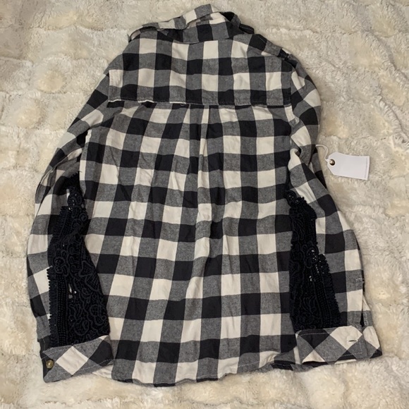 Coco + Jameson Plaid NWT lace sleeve size small - Picture 7 of 10